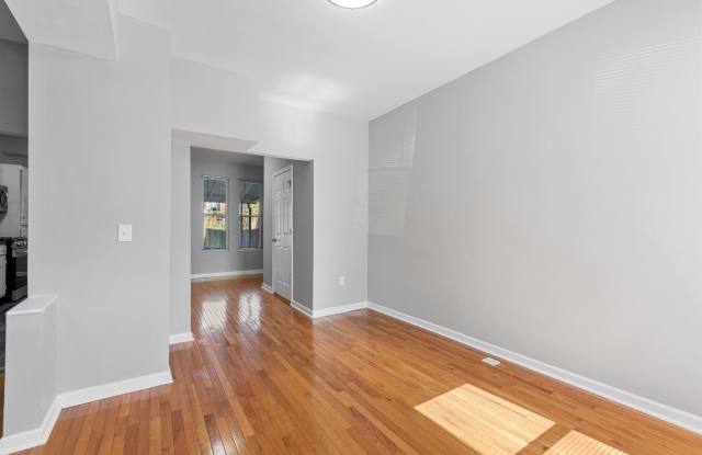 Spacious 3-Bedroom/ 1.5 Bathrooms home with Modern Amenities in East Baltimore Gallery 3