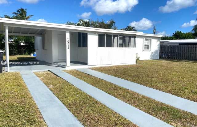 Updated 3-Bed/2-baths Home with Screened Porch  Lush Yard in Pompano Beach Highlands photos photos