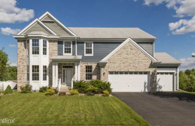 3790 Monticello Dr - 3790 Monticello Drive, Woodbury, MN 55129
