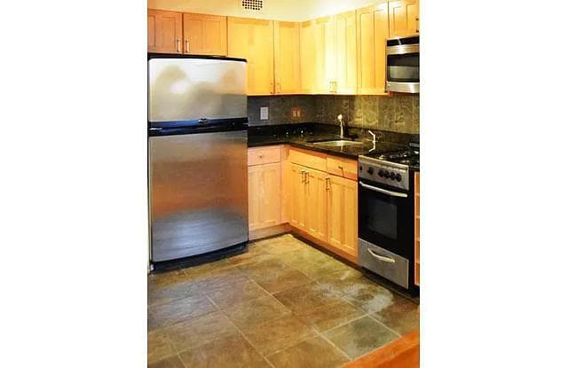 175 Zoe St. - 175 Zoe Street, Staten Island, NY 10305