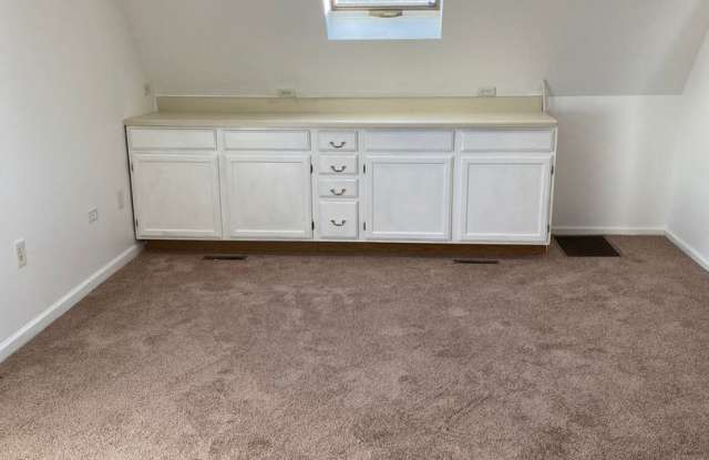 10 N Lakeside Ave  - Unit 2 Gallery 4