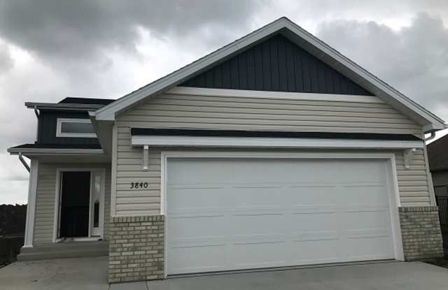 4 bed 2 bath Single Family Home photos photos