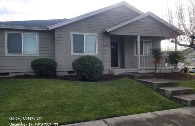 Northwest Medford - 3 Bedrooms 2 Bathroom home photos photos Northwest Medford - 3 Bedrooms 2 Bathroom home photos photos