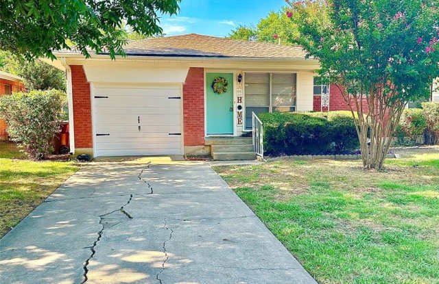 817 Laguna Drive - 817 Laguna Drive, Denton, TX 76209