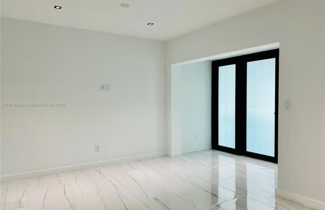 1155 102nd St photos photos
