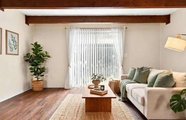 1014 Brooks End Court Gallery 4