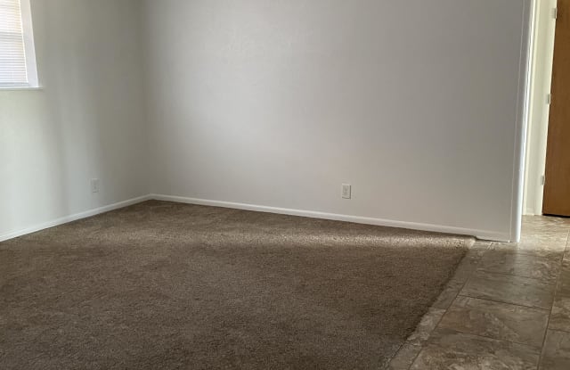 2611 27th Street - 36 photos photos