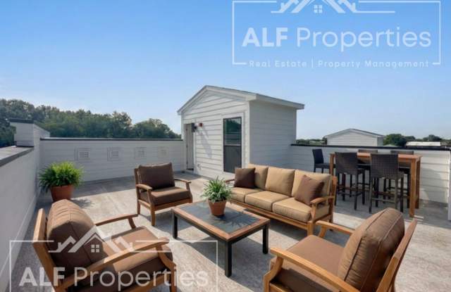 Luxury Downtown Wake Forest Living – Brand-New End Unit with Rooftop Terrace photos photos