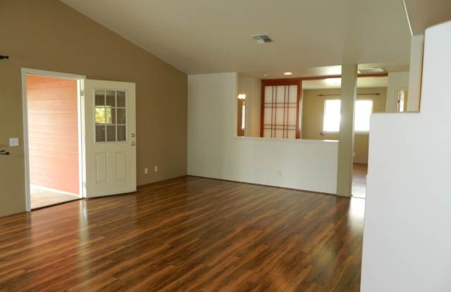 Beautifully Upgraded 3BR/2BA Home in Lualaʻi Subdivision Gallery 4