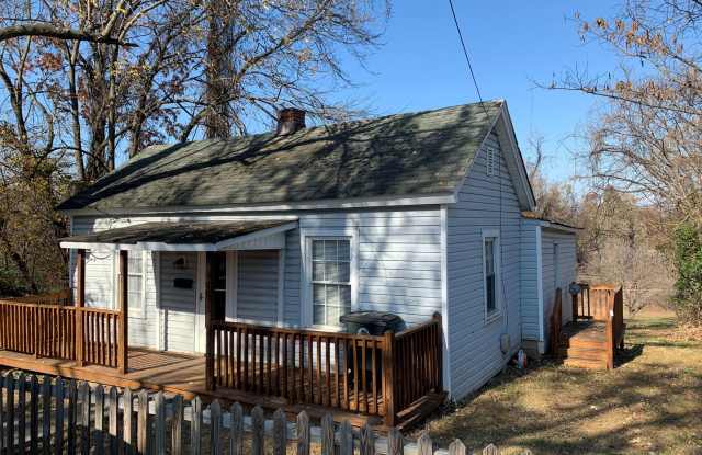 Cute One Story House with Hardwood Floors photos photos