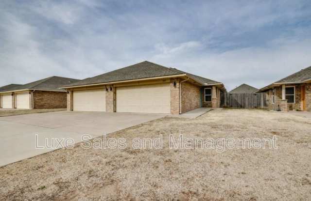 749 SW 13th St - 749 Southwest 13th Street, Moore, OK 73160