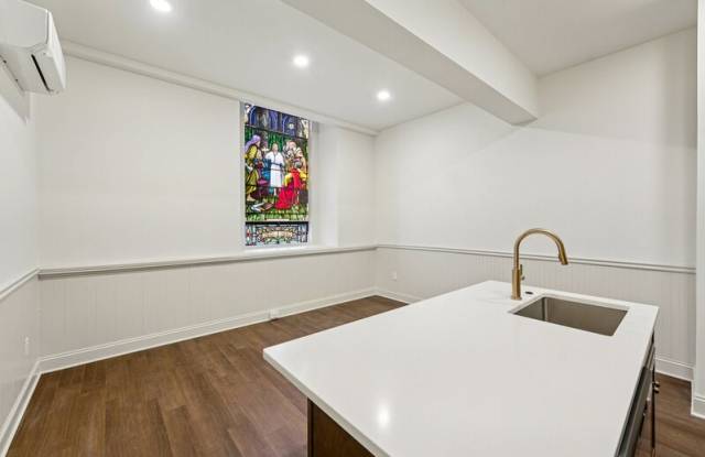401 Martin Street - 9 photos photos