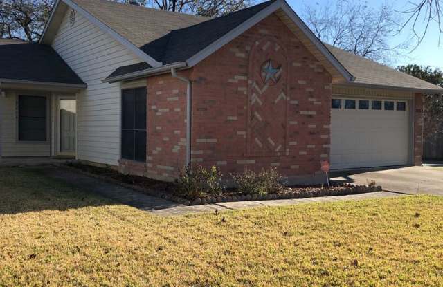 8214 SPRING TOWN ST - 8214 Spring Town, Converse, TX 78109