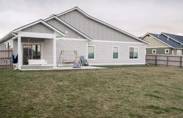 3 Bedroom 2 bath house with amazing views of the Bridger Mountains photos photos