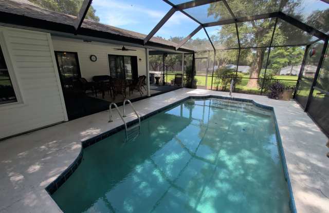 2319 N Hendry Pt Gallery 1