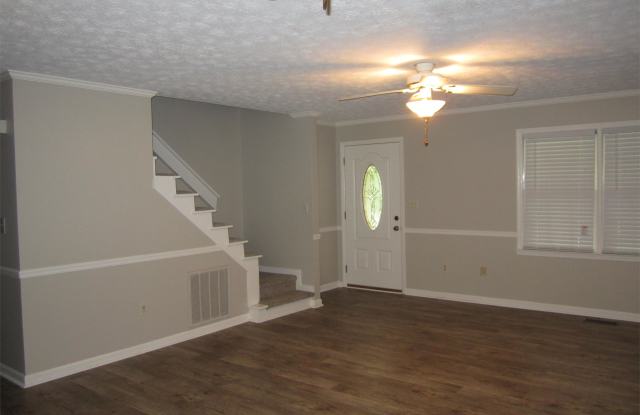 1040 Fieldstone Road Gallery 3