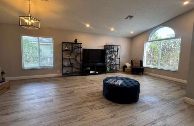 8610 TOURMALINE Blvd. Gallery 3