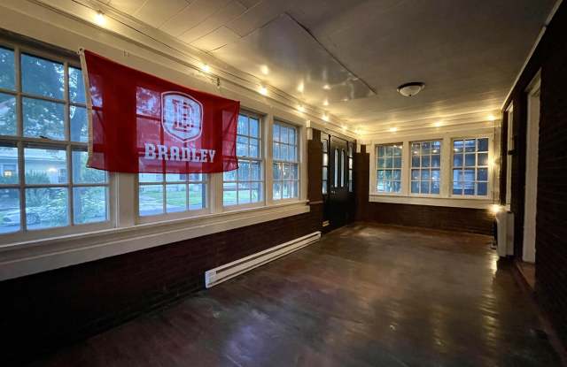 1616 W BARKER Avenue Gallery 2