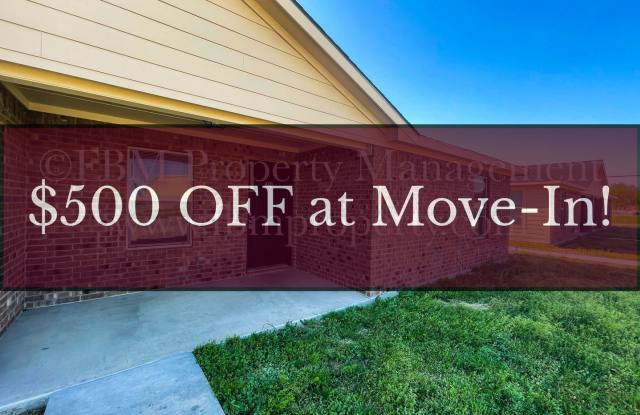 460 Clark St - Beautiful 2 Bedroom, 2 Bathroom Home in Italy, TX! $500 OFF at Move-In! Gallery 1