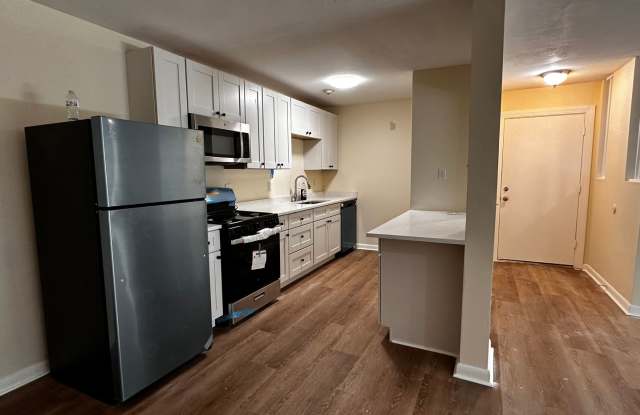 2 Bed/1.5 Bath Apartment in Cranston Gallery 1