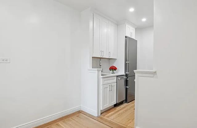 30 Bogardus Pl photos photos