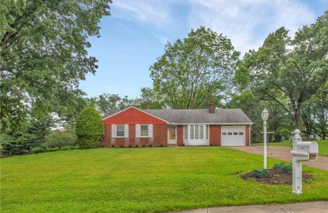 2349 Fairlawn Dr photos photos