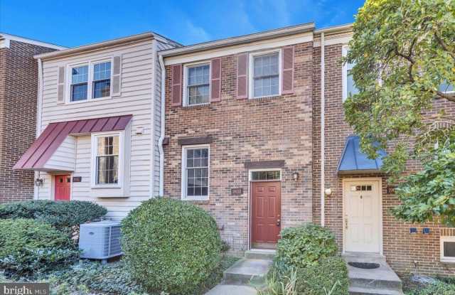 1901 ADAMS Street N unit: B - 1901 North Adams Street, Arlington, VA 22201