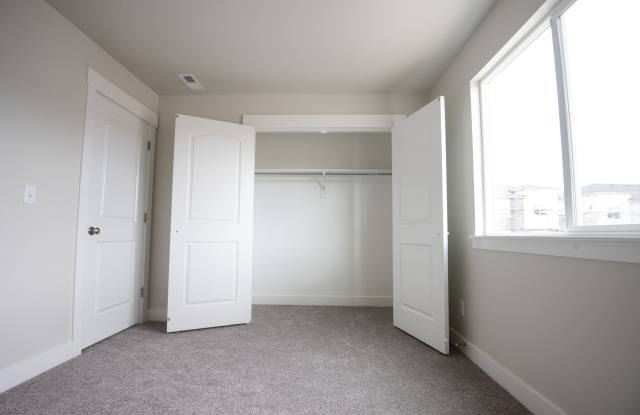 1473 3860 W photos photos