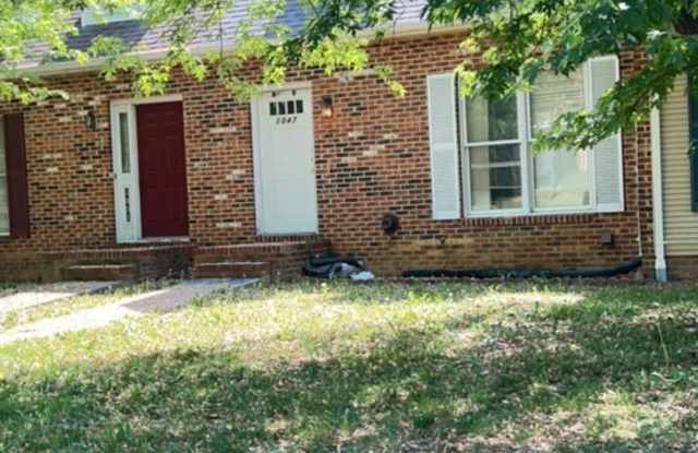 1047 BLUE RIDGE DR photos photos