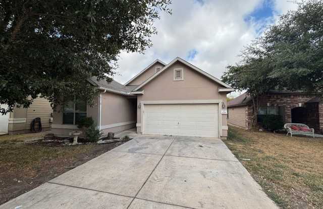 Spacious 3-Bed, 2-Bath Home with Covered Patio  2-Car Garage in Prime Location! - 1211 Prairie Grass, Bexar County, TX 78245