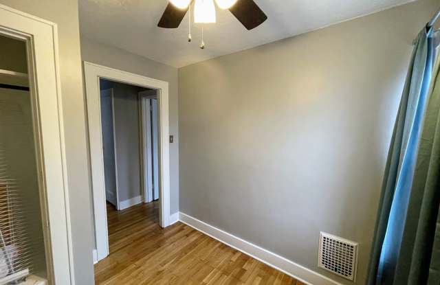 240 Ridgewood Avenue - 240 Ridgewood Avenue, West View, PA 15229