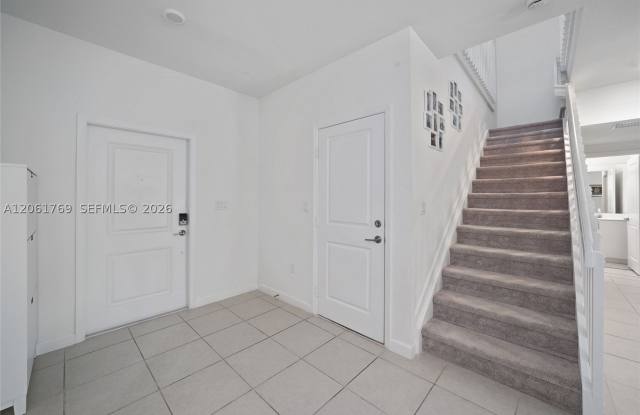 2629 SE 24th Ct Gallery 3