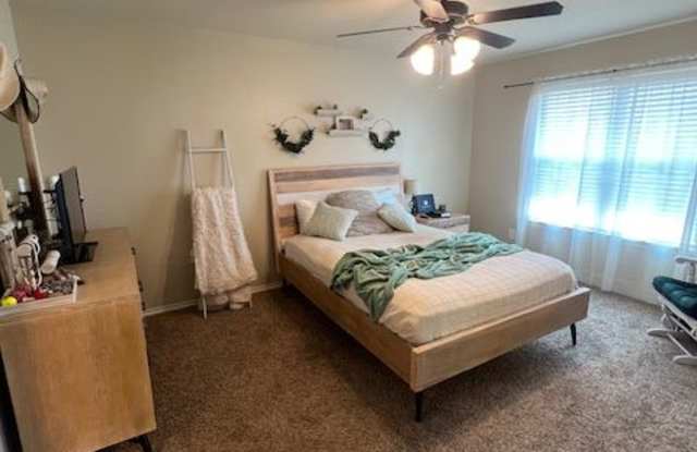 6814 Oakridge ave unit A Gallery 3