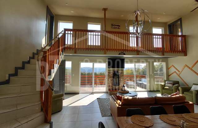 Beautiful 3BR Home with Scenic Views in Forsyth photos photos Beautiful 3BR Home with Scenic Views in Forsyth photos photos