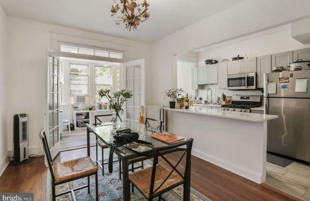 1006 QUEBEC Place NW photos photos