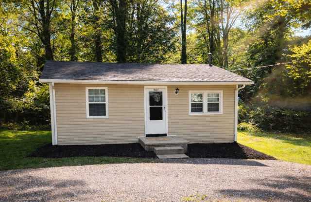 Charming 2-Bedroom Home in Gastonia – Convenient Location! photos photos
