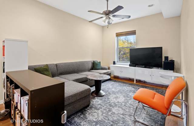 4709 North Lawndale Avenue Gallery 2