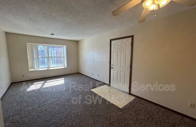 1947 S Ingram Mill Rd Gallery 4