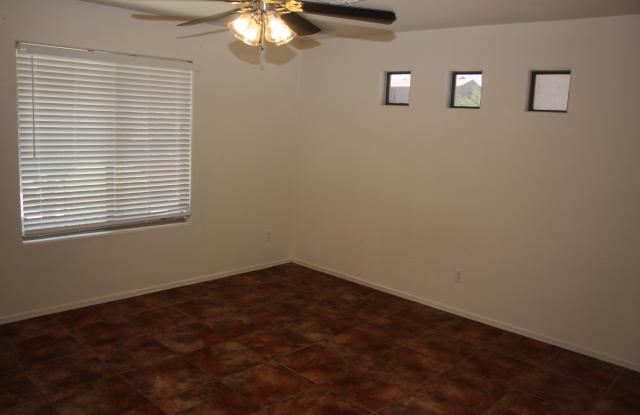 17434 W Ventura St Gallery 4