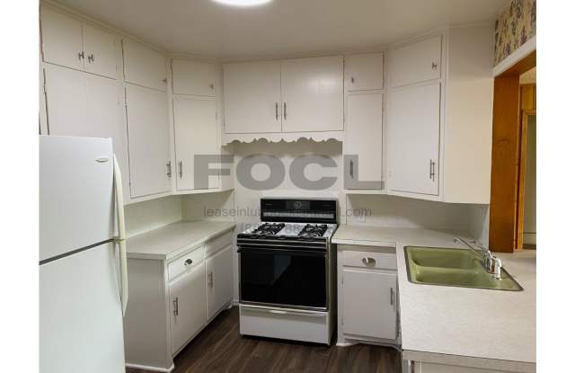 Large 2/1/1 in Tech Terrace - 3112 33rd Street Gallery 4
