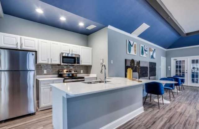 Rocco Apartment Homes - 9001 Randol Mill Rd, Fort Worth, TX 76120