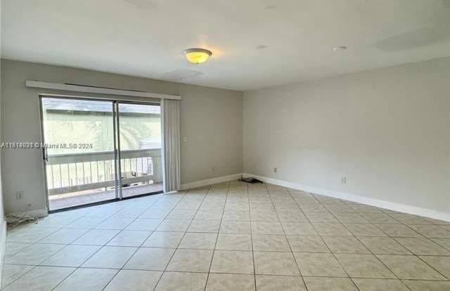 9370 SW 87th Ave photos photos
