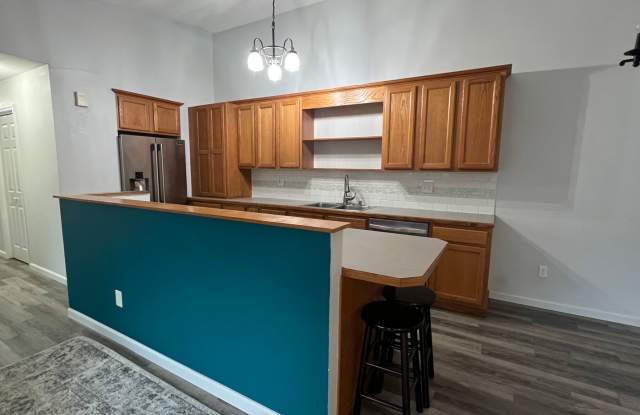 Updated ranch style townhome with open concept layout and vaulted ceilings Gallery 4