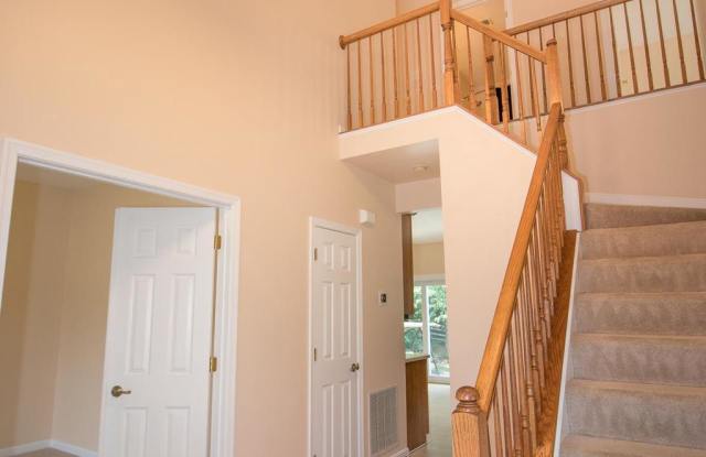 8916 TELFORD COURT Gallery 3