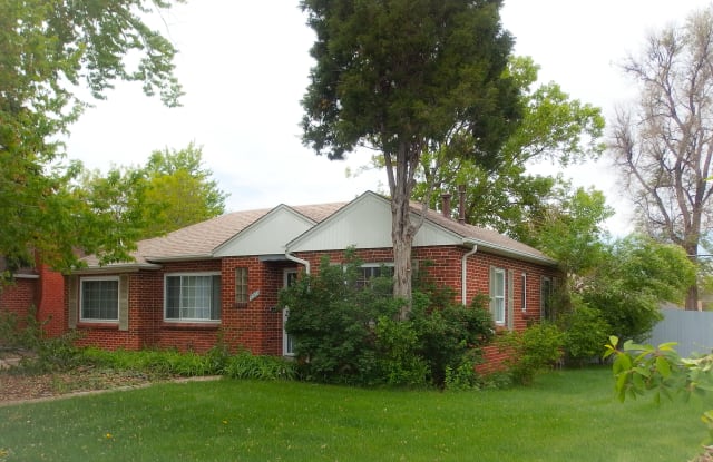 2571 Oneida St - 2571 Oneida Street, Denver, CO 80207