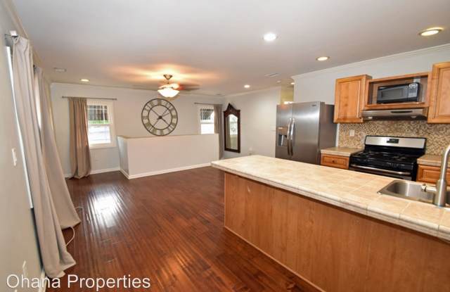 117 W Brookdale Pl Gallery 2