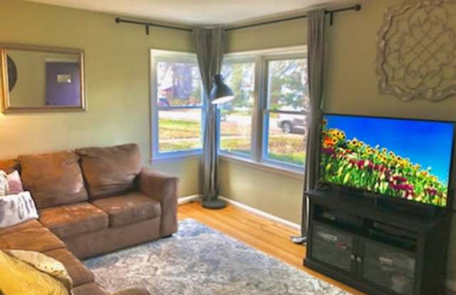 7605 Edgebrook Dr Gallery 2