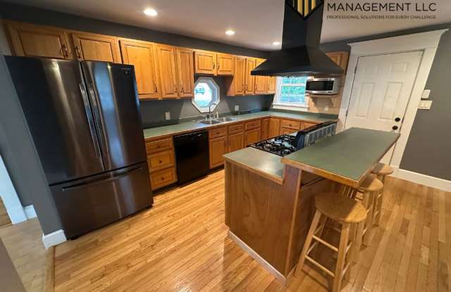 178 Old Westport Road - 178 Old Westport Road, Smith Mills, MA 02747
