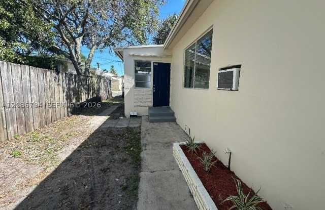 1948 Lincoln St Gallery 1
