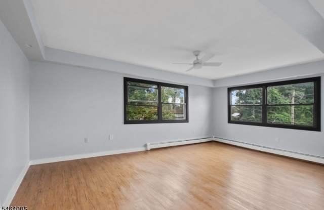 82 Garfield Ave Gallery 3